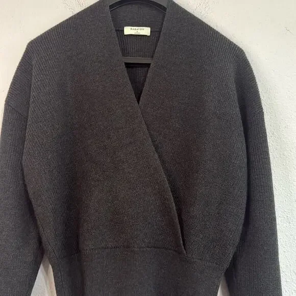 NWOT Babaton Women Heather Charcoal Atticus Merino Wool V-Neck Sweater Sz Small - Picture 6 of 11